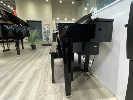 Yamaha Clavinova - Polished Ebony w/Bench 2
